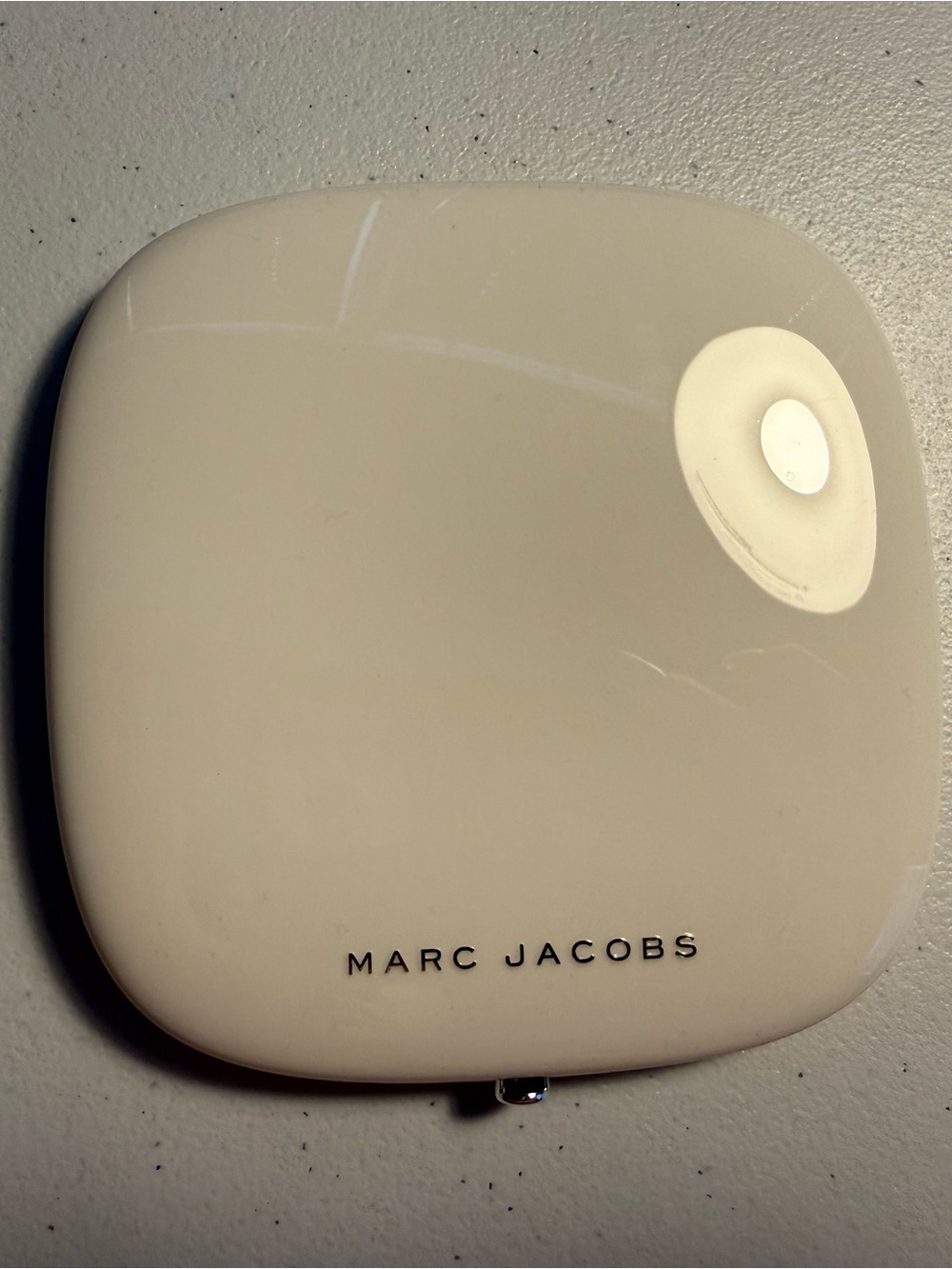 Marc Jacobs O!mega Bronze 104 Tan-Tastic! coconut perfect tan .8oz/25g